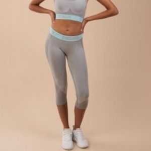 GYMSHARK LIGHT GREY FLEX CROPPED LEGGINGS
